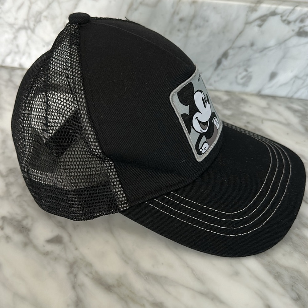 Black Mickey Mouse adjustable snap back truckers hat - Picture 4 of 8